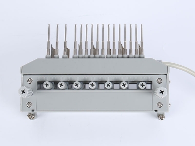 HH302三相國網(wǎng)背出線(xiàn)表座帶輔助端子（165MM-孔距，M8-螺桿）